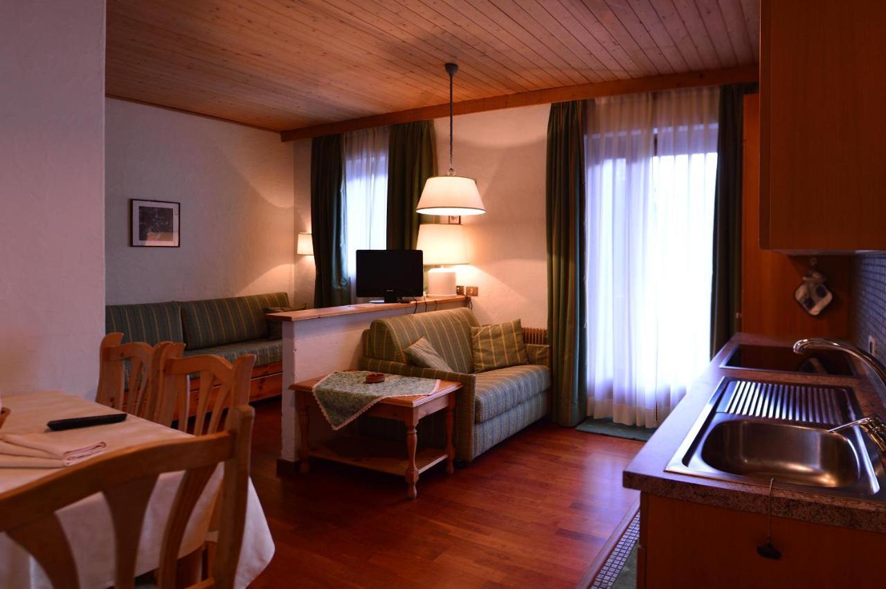 Appartamenti Astoria La Villa ラ・ヴィッラ エクステリア 写真